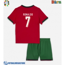 Fotballdrakt Barn Portugal Cristiano Ronaldo #7 Hjemmedraktsett EM 2024 Kortermet (+ Korte bukser)